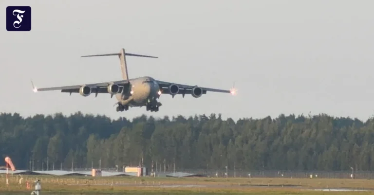 mit-diesem-flugzeug-soll-cia.webp.webp
