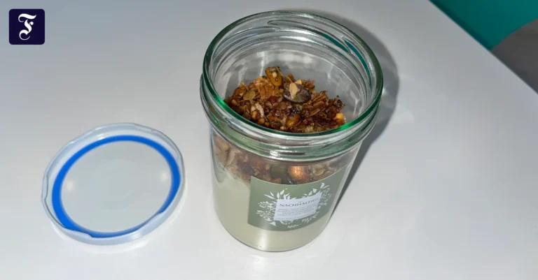 orangenjoghurt-mit-granola-in.webp.webp