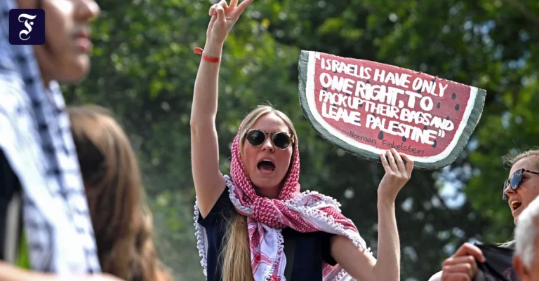protest-in-frankfurt-auch-eine.webp.webp