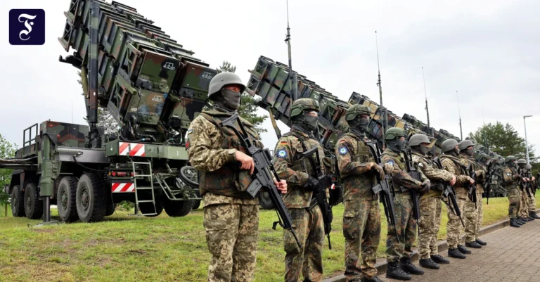 soldaten-vor-einem-patriot.webp.webp