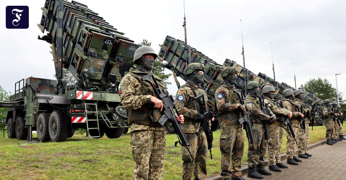 soldaten-vor-einem-patriot.webp.webp