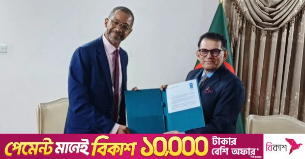 stephen_rodriques_and_dr_khalilur_rahman.jpg
