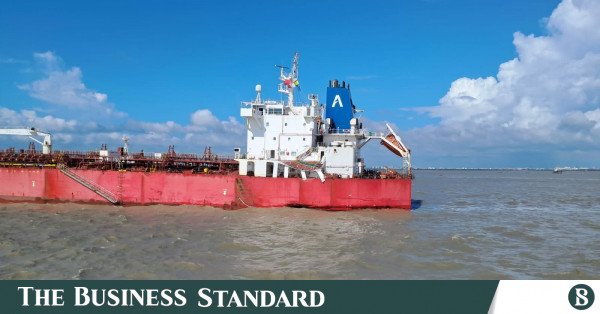 vessel_at_chattogram_port_0.jpg