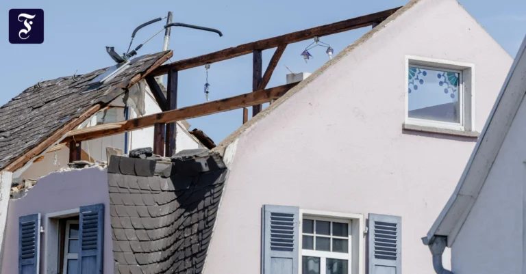 vom-sturm-abgedeckt-wohnhaus.webp.webp