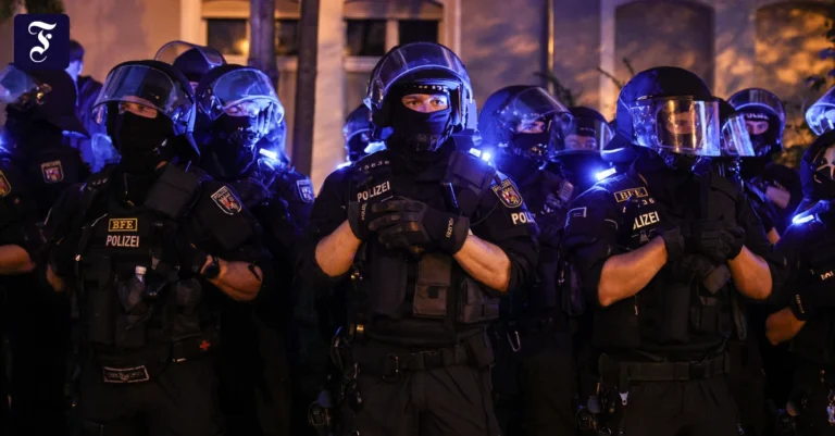 wer-in-polizisten.webp.webp