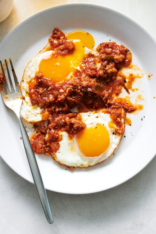 14FD-CHORIZO-SALSA-huevosconsalsadechorizo-cbpv-articleLarge.jpg