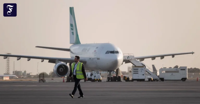 1790345698_ein-flugzeug-der-iranischen.webp.webp