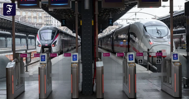 bahnsteigschranken-am-pariser.webp.webp
