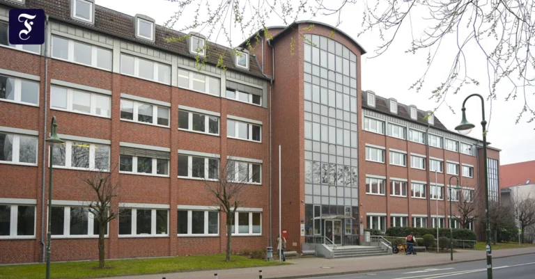 blick-auf-das-justizzentrum-in.webp.webp
