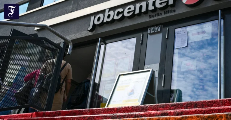 der-eingang-zum-jobcenter.webp.webp