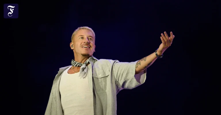 der-musiker-macklemore-bei.webp.webp