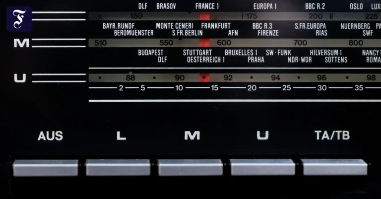 ein-analoges-radio-mit.webp.webp