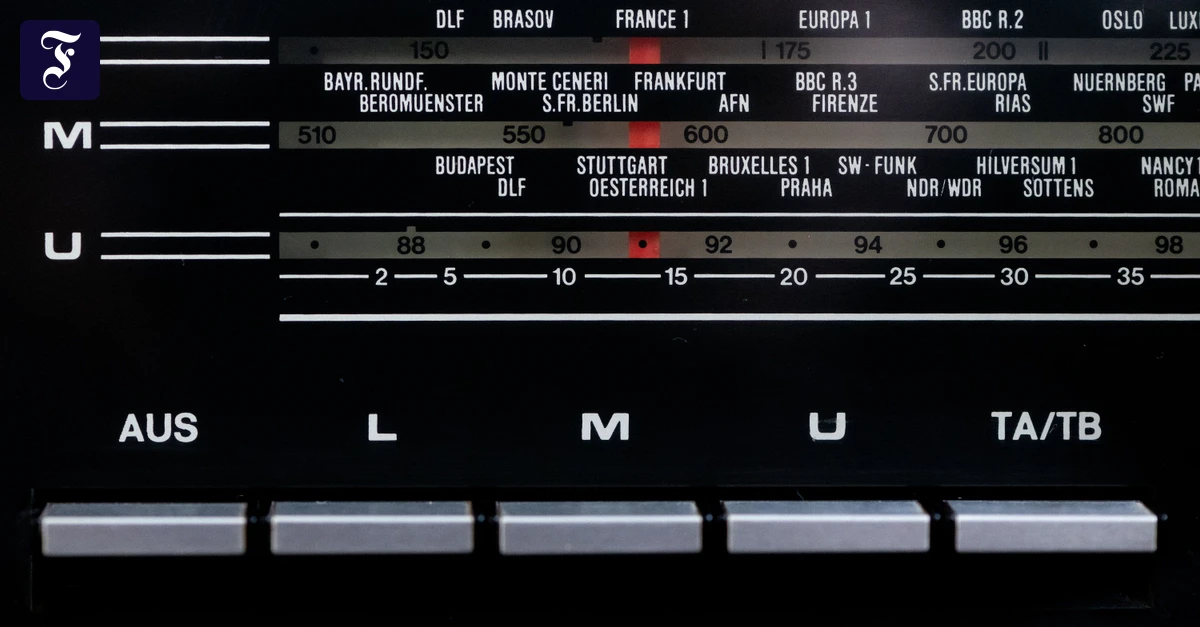 ein-analoges-radio-mit.webp.webp