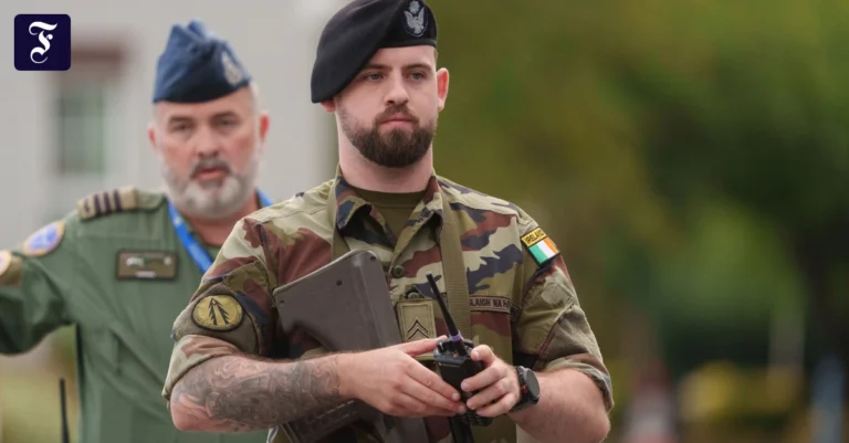 ein-irischer-soldat-im-august.webp.webp