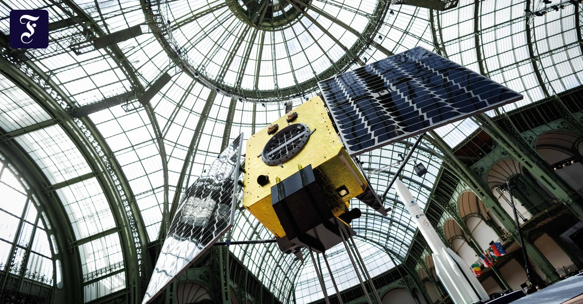 ein-satellit-auf-dem.webp.webp
