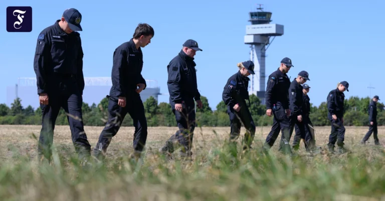 einsatzkraefte-der-polizei.webp.webp