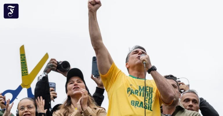 fl-vio-bolsonaro-im-september.webp.webp