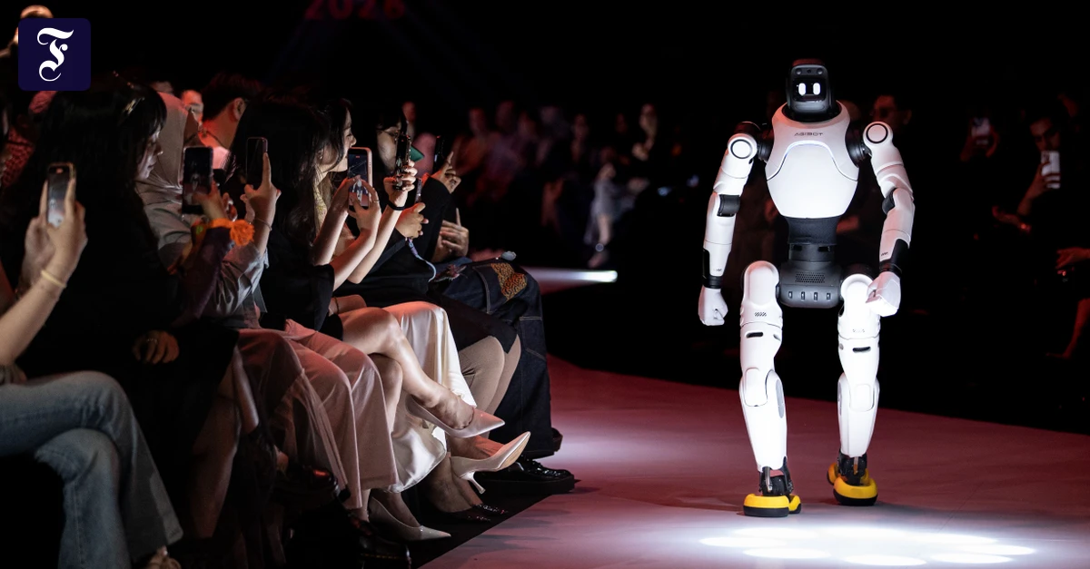 ganz-modell-roboter-auf-einer.webp.webp