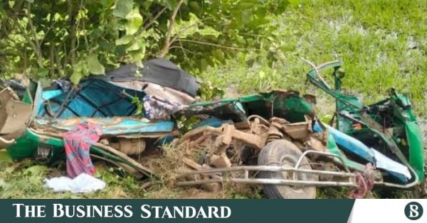 gazipur_kaliakair_road_accident.jpg