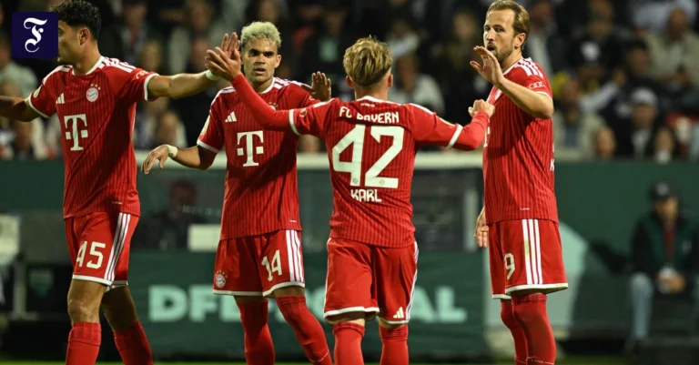 harry-kane-rechts-jubelt-mit.webp.webp