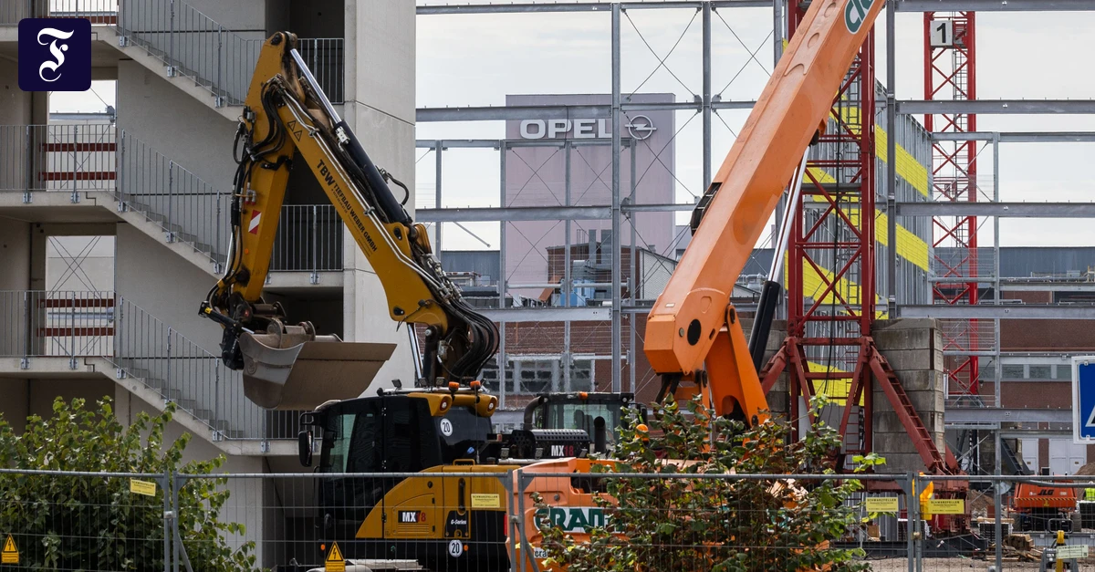 hinter-der-baustelle-des-green.webp.webp