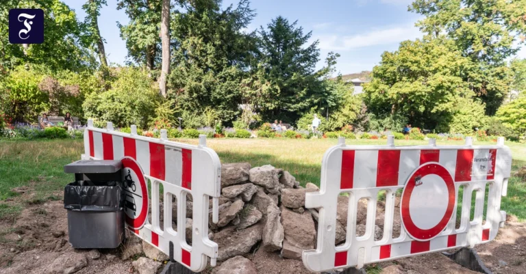 idylle-mit-bauzaun-der-kurpark.webp.webp