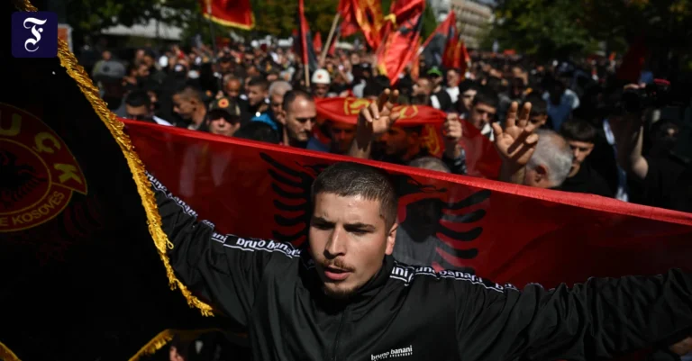 kosovo-albaner-fordern-bei.webp.webp