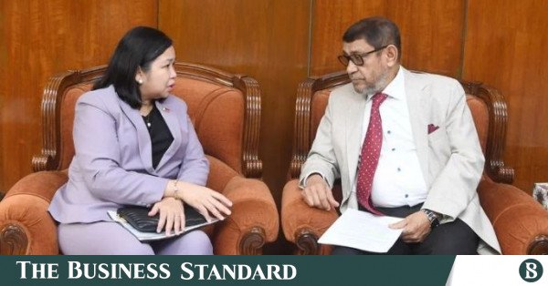 philippines_ambassador_health_minister.jpg