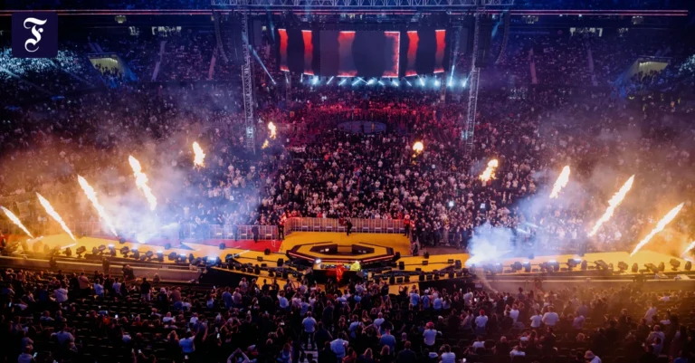 spektakel-mit-nachspiel-mma-im.webp.webp