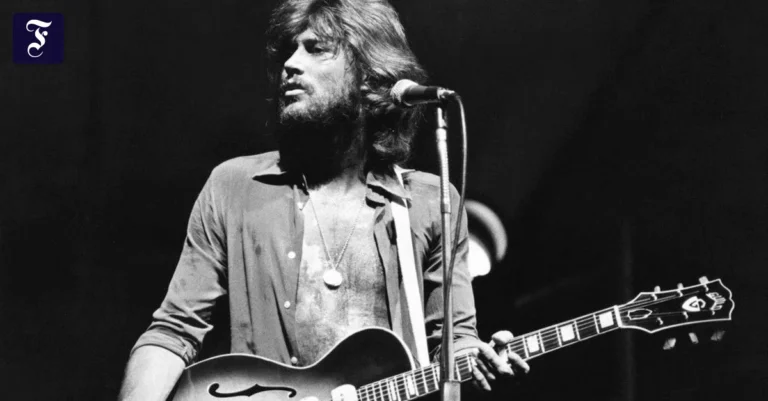 stayin-alive-barry-gibb-1987.webp.webp