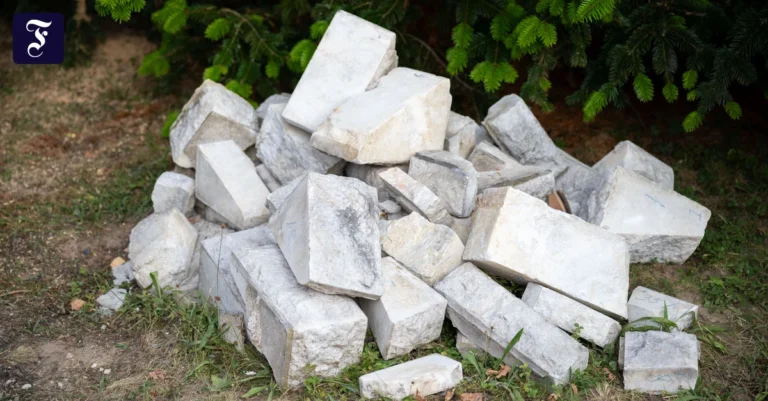 steine-auf-der-baustelle-die.webp.webp