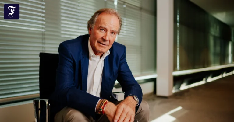 thomas-struengmann-76-haelt.webp.webp