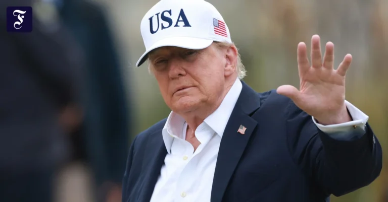 trump-waehrend-eines-besuchs.webp.webp