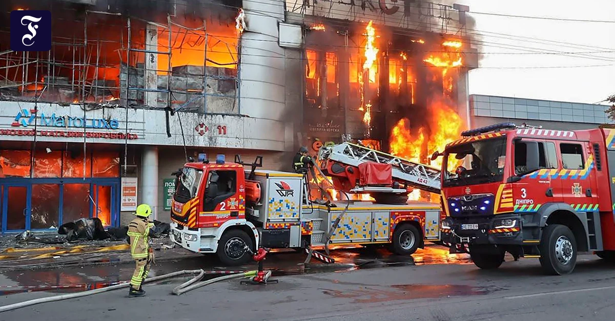 ukrainische-feuerwehrleute-vor.webp.webp