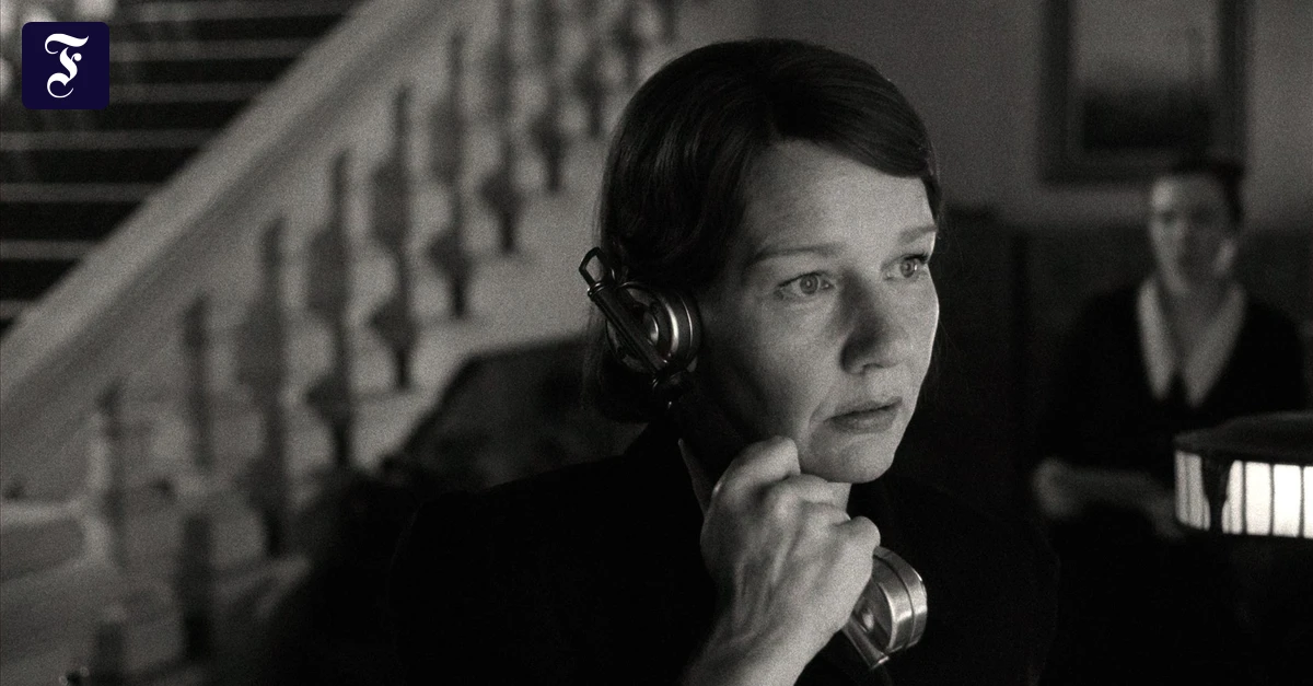 vaterland-sandra-hueller-als.webp.webp