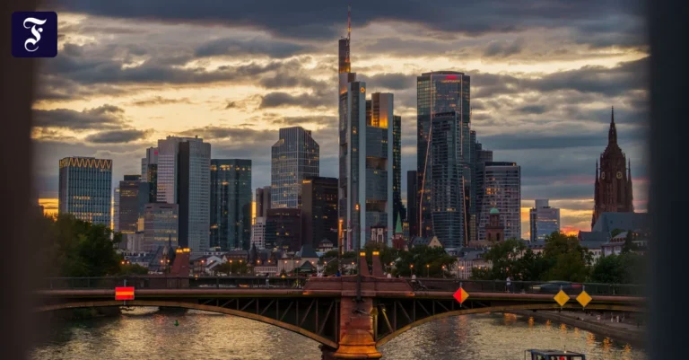 duestere-wolken-ueber-der.webp.webp
