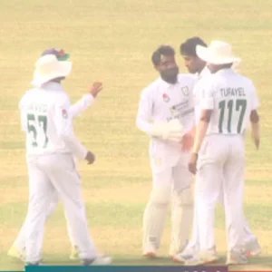 khaled-wicket-ncl-7e65546007900f175dd97aa2f425b71a.jpg