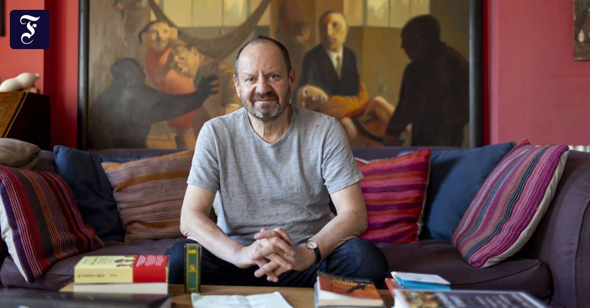 philippe-sands-in-seinem-haus.webp.webp