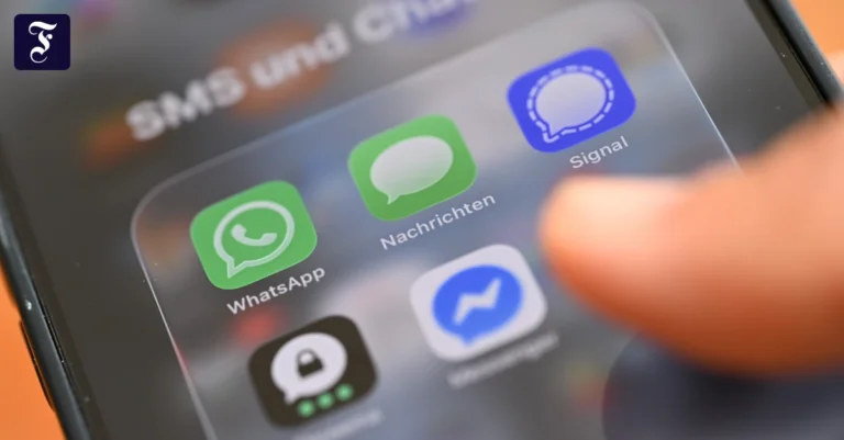 smartphone-mit-chatprogrammen.webp.webp
