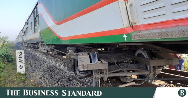 train_derail.jpg